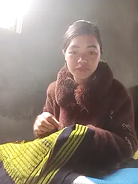 Snapshot of mon-monk chatting on 12/15/25, 03:01 mon-monk online show from 12/15/25, 03:01