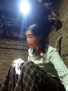 Snapshot of mon-monk chatting on 12/14/25, 01:06 mon-monk online show from 12/14/25, 01:06