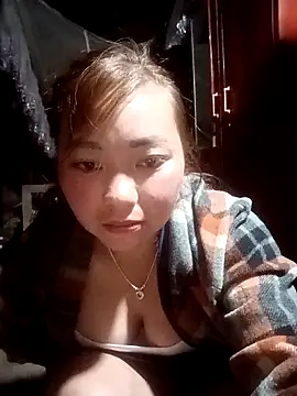 Snapshot of dona77 chatting on 12/18/25, 06:23 dona77 online show from 12/18/25, 06:23