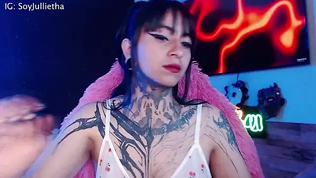 Julls420  online show from 02/24/26, 05:30