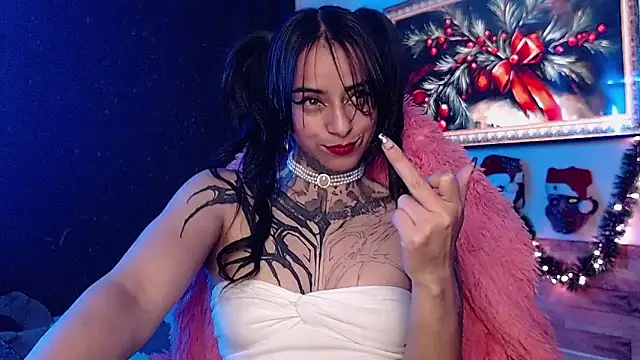 Snapshot of Julls420_ chatting on 12/16/25, 05:33 Julls420 online show from 12/16/25, 05:33