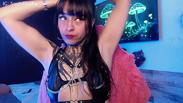 Julls420  online show from 02/07/26, 06:43