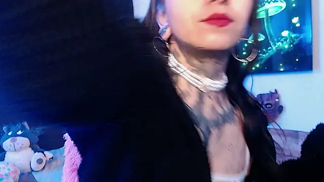 Julls420  online show from 02/04/26, 06:08