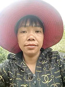 Snapshot of anna-can chatting on 03/21/26, 05:08 anna-can online show from 03/21/26, 05:08