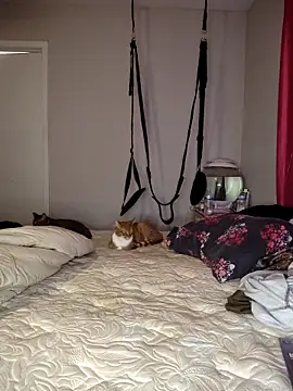 Snapshot of SpiderRose chatting on 12/15/25, 05:52 SpiderRose online show from 12/15/25, 05:52