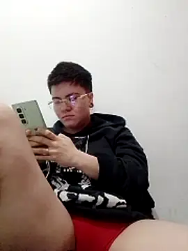 Snapshot of geminis_xxx chatting on 03/09/26, 03:32 geminis xxx online show from 03/09/26, 03:32