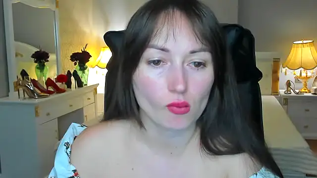 Snapshot of RosiAlina chatting on 06/16/26, 06:35 RosiAlina online show from 06/16/26, 06:35