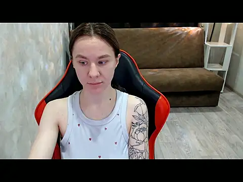 Snapshot of MiaBun1 chatting on 12/19/25, 02:59 MiaBun1 online show from 12/19/25, 02:59