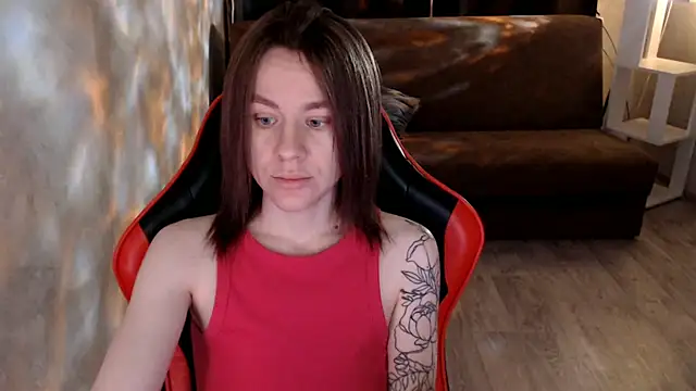 Snapshot of MiaBun1 chatting on 12/15/25, 03:56 MiaBun1 online show from 12/15/25, 03:56