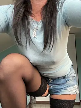 CherryCherry03 online show from 04/30/26, 08:21