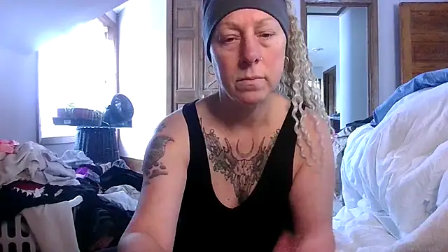 Snapshot of Outdoorchicjj chatting on 02/10/26, 02:16 Outdoorchicjj online show from 02/10/26, 02:16