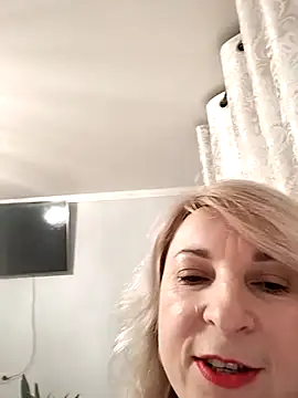 AhlyssaLove1155 online show from 12/17/25, 07:52