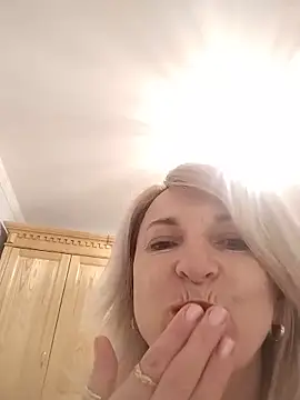 AhlyssaLove1155 online show from 05/18/26, 05:29