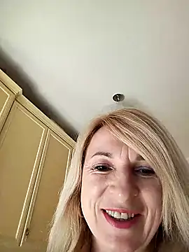 AhlyssaLove1155 online show from 04/08/26, 12:17