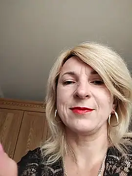 Snapshot of AhlyssaLove1155 chatting on 07/04/26, 01:48 AhlyssaLove1155 online show from 07/04/26, 01:48
