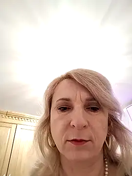 AhlyssaLove1155 online show from 04/17/26, 02:25