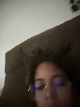 Snapshot of Camillle00 chatting on 12/19/25, 03:21 Camillle00 online show from 12/19/25, 03:21