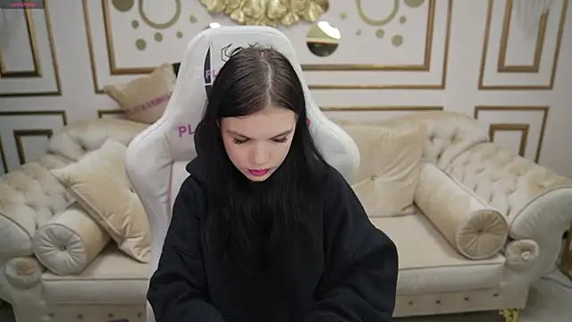 Hanna nana online show from 12/15/25, 11:16