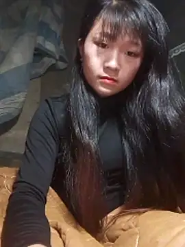 Snapshot of hinata-xx chatting on 12/16/25, 03:33 hinata-xx online show from 12/16/25, 03:33