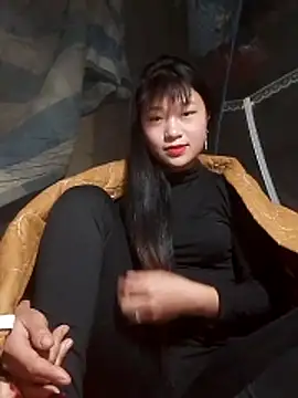 Snapshot of hinata-xx chatting on 12/15/25, 05:35 hinata-xx online show from 12/15/25, 05:35