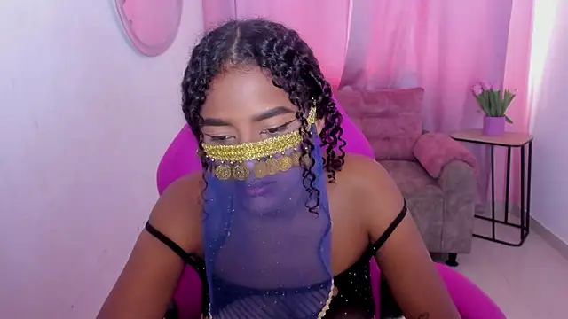 Snapshot of LeilaZahar chatting on 12/18/25, 02:54 LeilaZahar online show from 12/18/25, 02:54