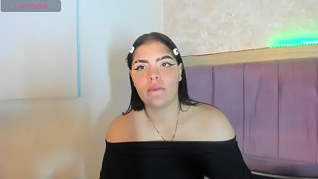 Snapshot of alunnaclarkcm chatting on 12/15/25, 09:42 alunnaclarkcm online show from 12/15/25, 09:42