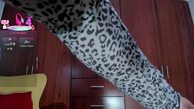 carly grasso online show from 10/31/25, 09:28