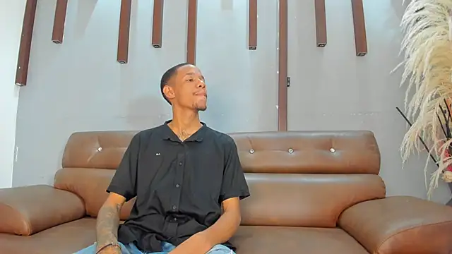 Snapshot of sexy_erotic_duo chatting on 12/17/25, 02:11 sexy erotic duo online show from 12/17/25, 02:11