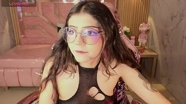 miss devil s online show from 04/10/26, 03:24