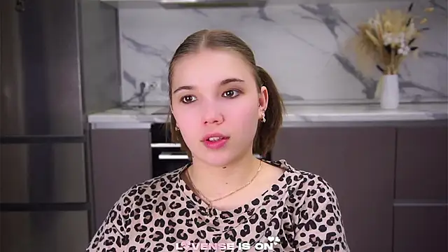 SolBurri online show from 02/02/26, 01:59