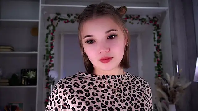 Snapshot of SolBurri chatting on 12/14/25, 02:51 SolBurri online show from 12/14/25, 02:51