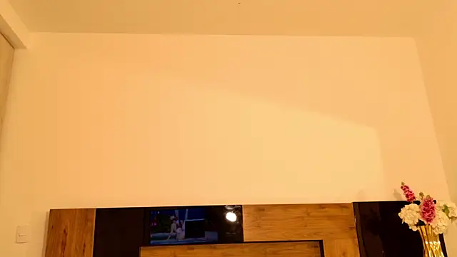 LucyHanks online show from 04/14/26, 11:32