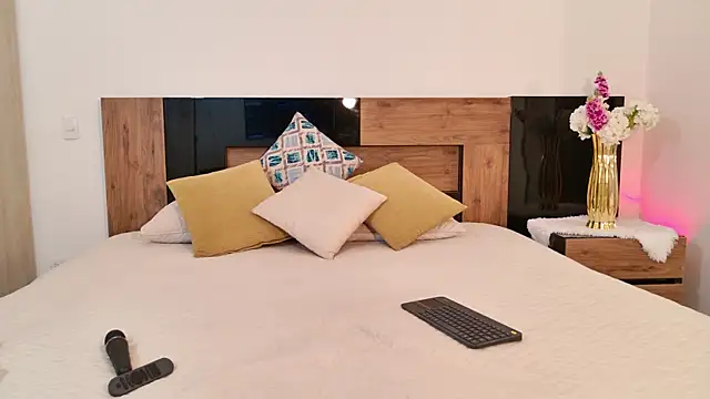 LucyHanks online show from 04/13/26, 11:36