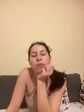 coupledeea online show from 12/21/25, 07:04