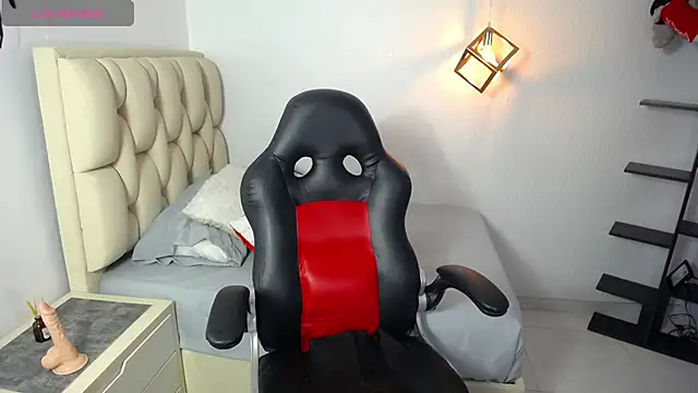 IVONNECLAIN1 online show from 12/15/25, 03:01