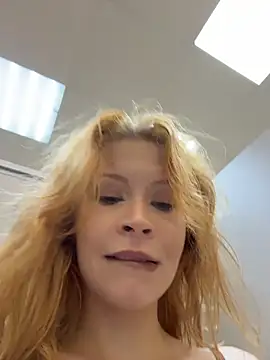 Snapshot of _Little_Ginger chatting on 06/20/26, 04:06 Little Ginger online show from 06/20/26, 04:06