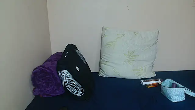 Snapshot of __JuicyAss_ chatting on 12/18/25, 01:26 JuicyAss online show from 12/18/25, 01:26