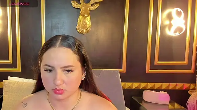 nerea swan online show from 12/14/25, 03:35