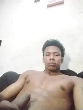 Snapshot of latinboi_sexy chatting on 12/15/25, 03:29 latinboi sexy online show from 12/15/25, 03:29