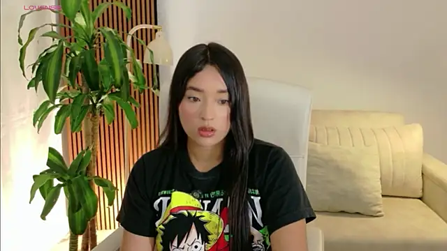 IAM  ZARA online show from 06/17/26, 09:14