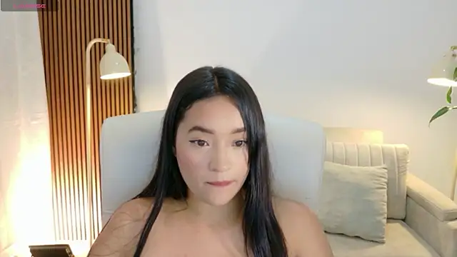 Snapshot of IAM__ZARA chatting on 05/29/26, 09:32 IAM ZARA online show from 05/29/26, 09:32