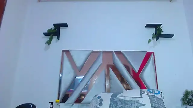 ElyThonsom online show from 12/15/25, 12:44