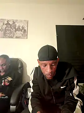 Snapshot of Dreadyyy chatting on 12/19/25, 04:49 Dreadyyy online show from 12/19/25, 04:49