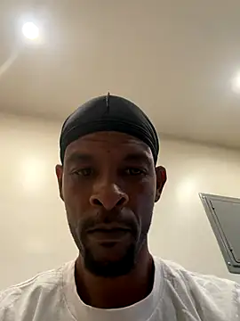 Snapshot of Dreadyyy chatting on 12/17/25, 08:47 Dreadyyy online show from 12/17/25, 08:47