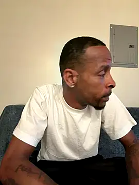 Snapshot of Dreadyyy chatting on 12/17/25, 06:40 Dreadyyy online show from 12/17/25, 06:40