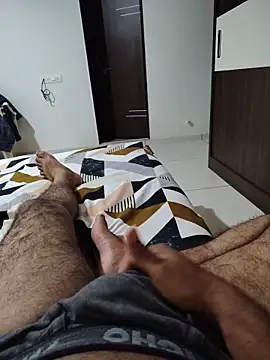 johny044 online show from 06/01/26, 07:46