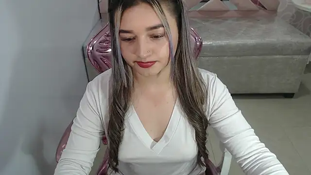 Iris Bell ch online show from 12/18/25, 10:02