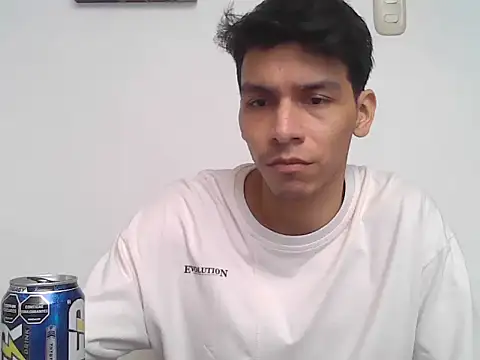 Snapshot of Patrick3_5556 chatting on 12/16/25, 08:35 Patrick3 5556 online show from 12/16/25, 08:35