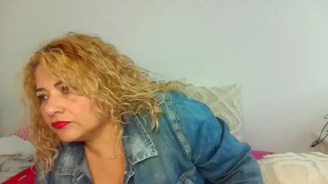 Snapshot of mariajosebarrazaa chatting on 03/09/26, 04:10 mariajosebarrazaa online show from 03/09/26, 04:10