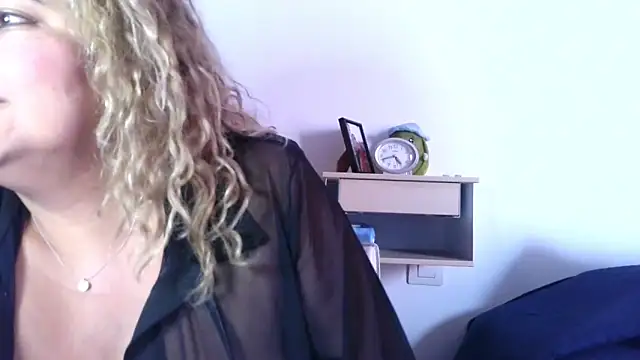 Snapshot of mariajosebarrazaa chatting on 03/29/26, 03:35 mariajosebarrazaa online show from 03/29/26, 03:35